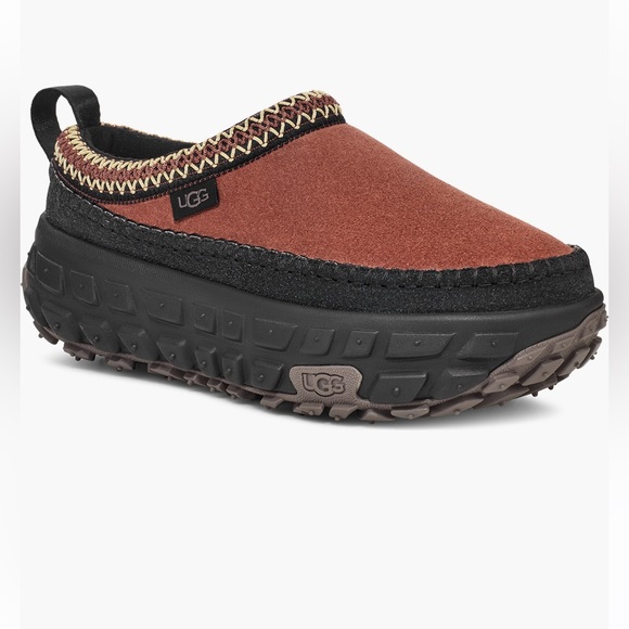 UGG Shoes - UGG® New Venture Daze Platform Shoe 7M RED JASPER / BLACK $159 RETAIL! SOLD OUT!